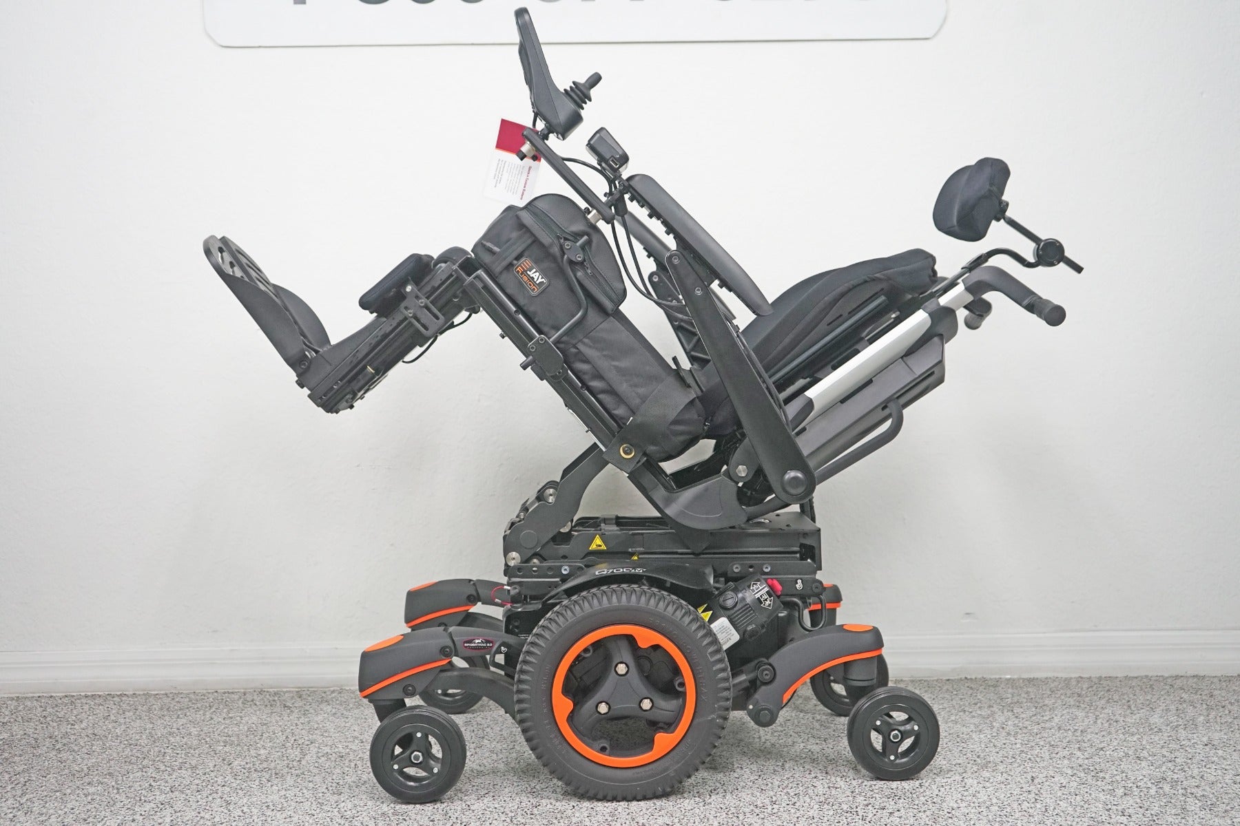 Quickie Q700 M Power Wheelchair Seat Lift, Tilt, Recline & Legs - 7767