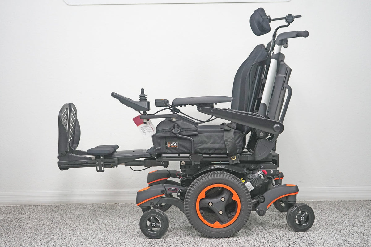Quickie Q700 M Power Wheelchair Seat Lift, Tilt, Recline & Legs - 7767