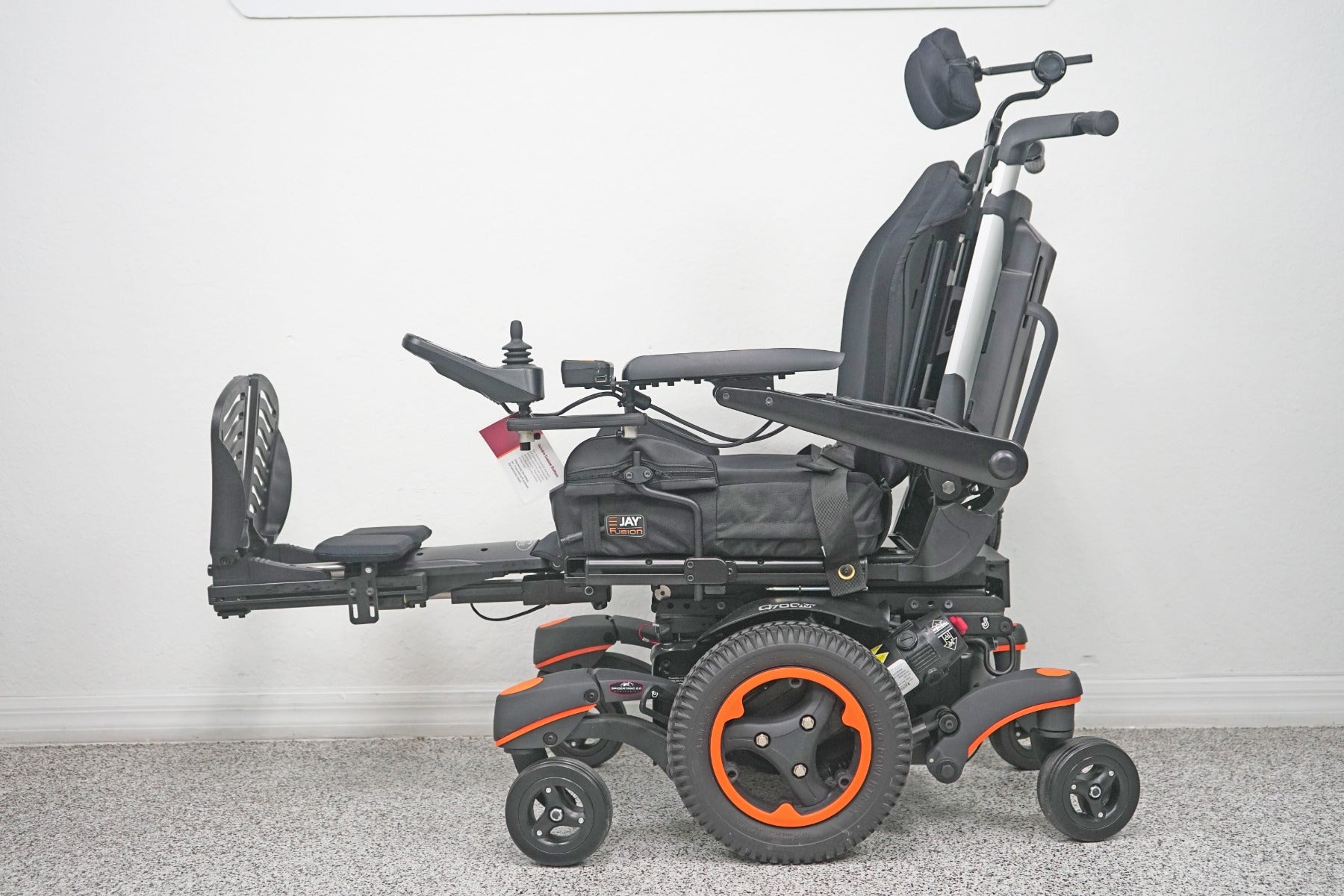 Quickie Q700 M Power Wheelchair Seat Lift, Tilt, Recline & Legs - 7767