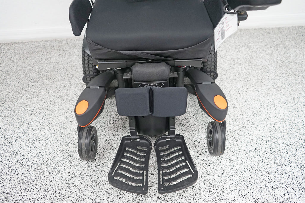 Quickie Q700 M Power Wheelchair Seat Lift, Tilt, Recline & Legs - 7767