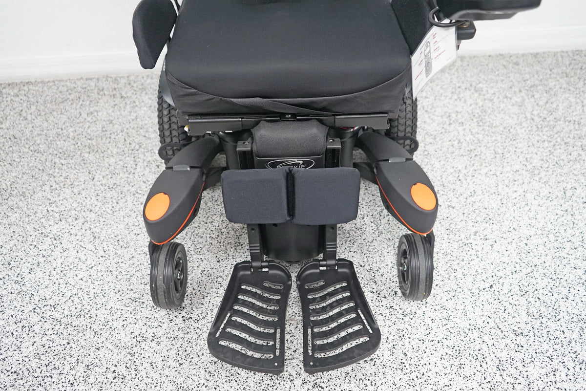 Quickie Q700 M Power Wheelchair Seat Lift, Tilt, Recline & Legs - 7767