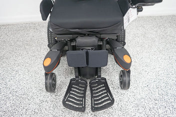Quickie Q700 M Power Wheelchair Seat Lift, Tilt, Recline & Legs - 7767
