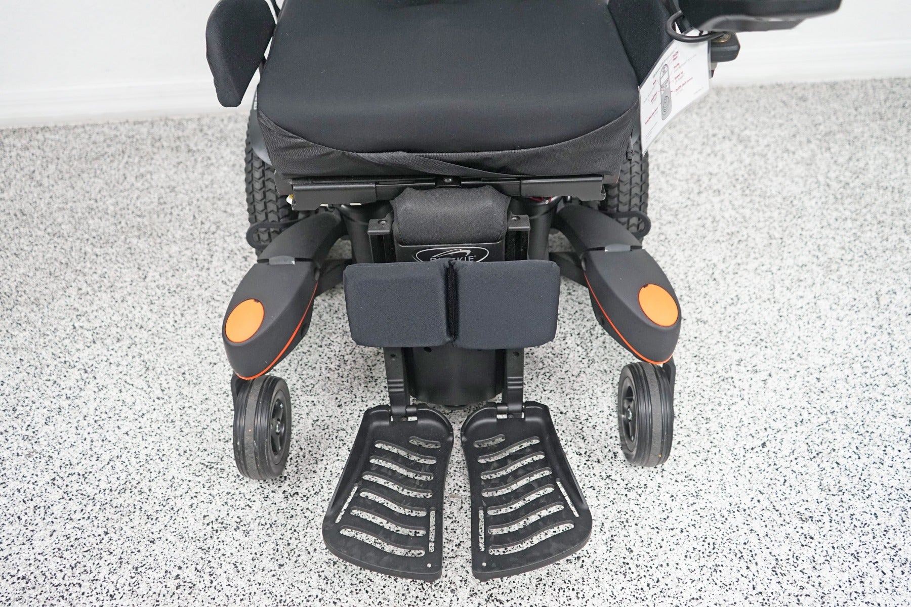 Quickie Q700 M Power Wheelchair Seat Lift, Tilt, Recline & Legs - 7767