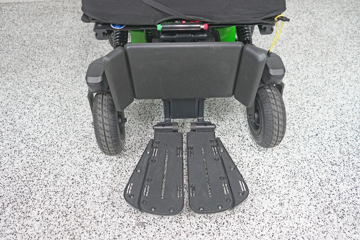 Quantum R-Trak Power Wheelchair Seat Lift, Tilt, Recline & Legs - 7813