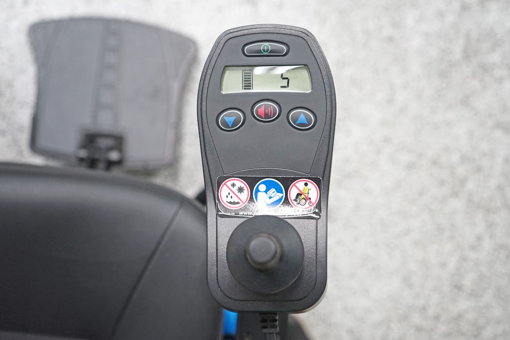 Quantum J6 Power Wheelchair - 6060