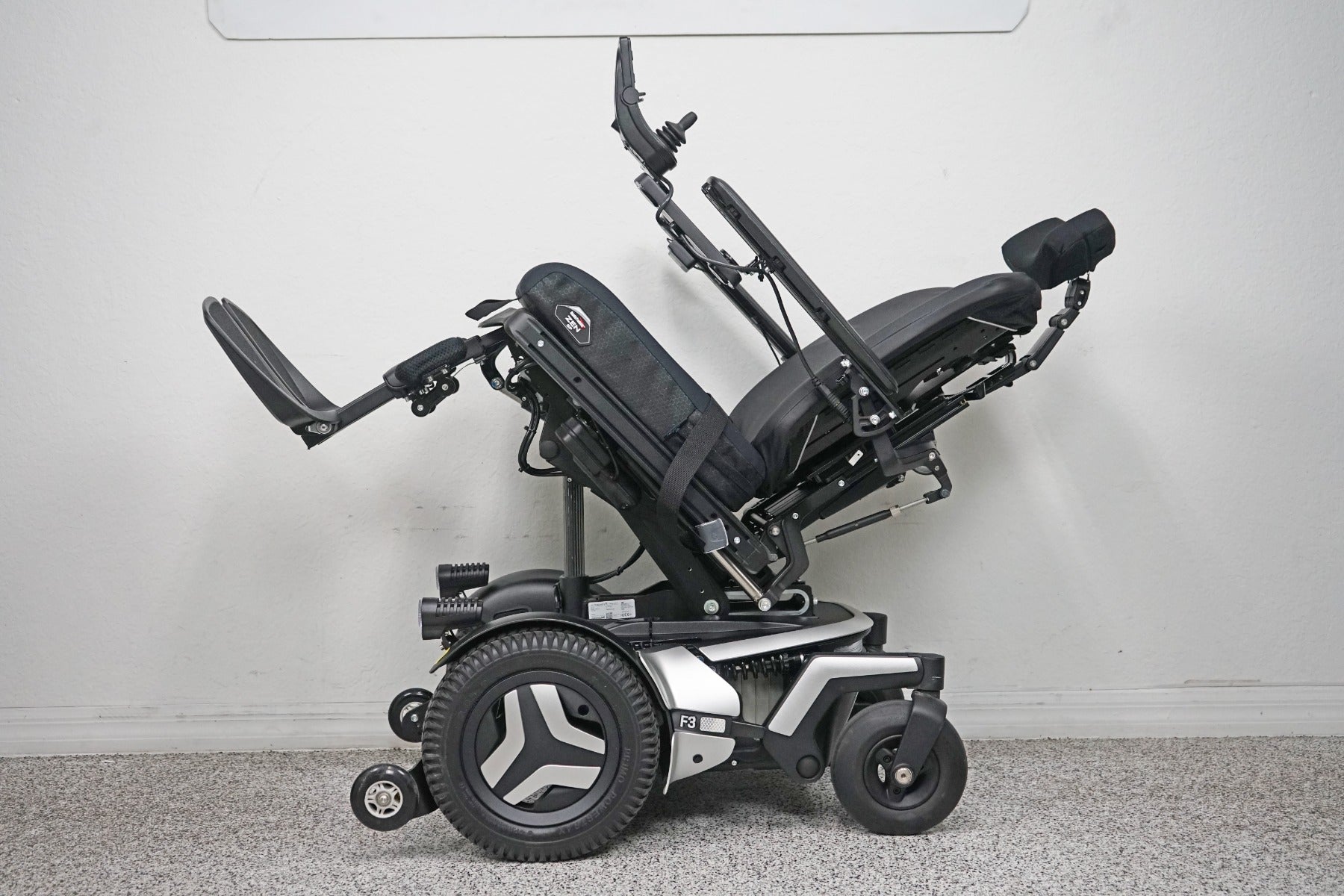 Permobil F3 Power Wheelchair 12" Seat Lift, Tilt, Recline, Legs & Anterior Tilt - 6108
