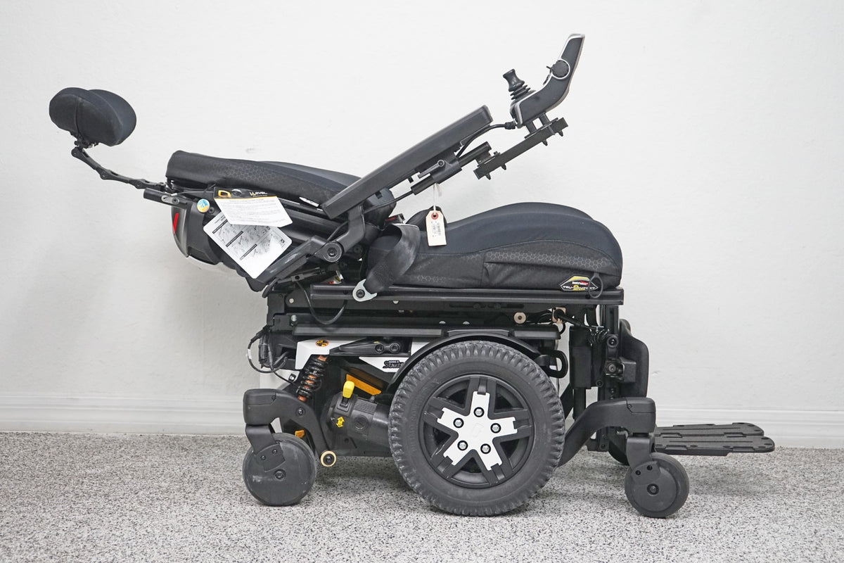 Quantum Edge 3 Stretto Power Wheelchair 12" iLevel Seat Lift, Tilt, Recline & Legs - 6210