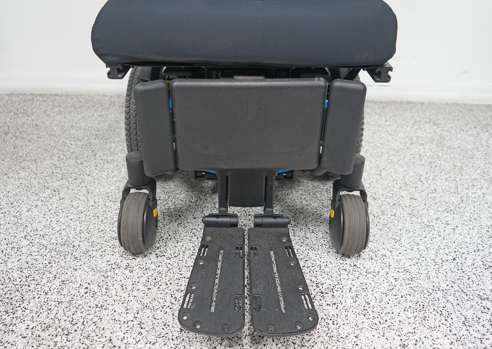 Quantum Q6 Edge HD Power Wheelchair with Seat Lift - 8007