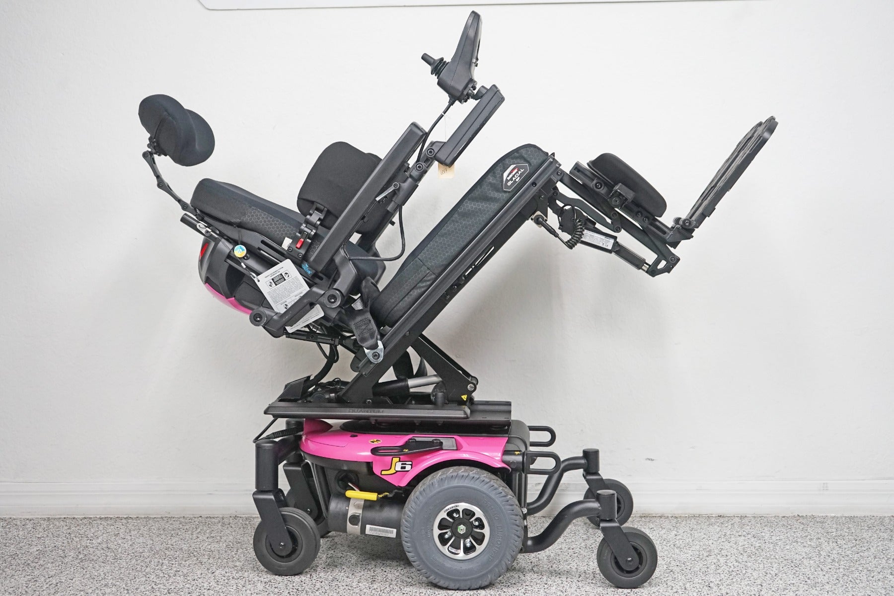 Quantum J6 Power Wheelchair Tilt & Legs - 6552