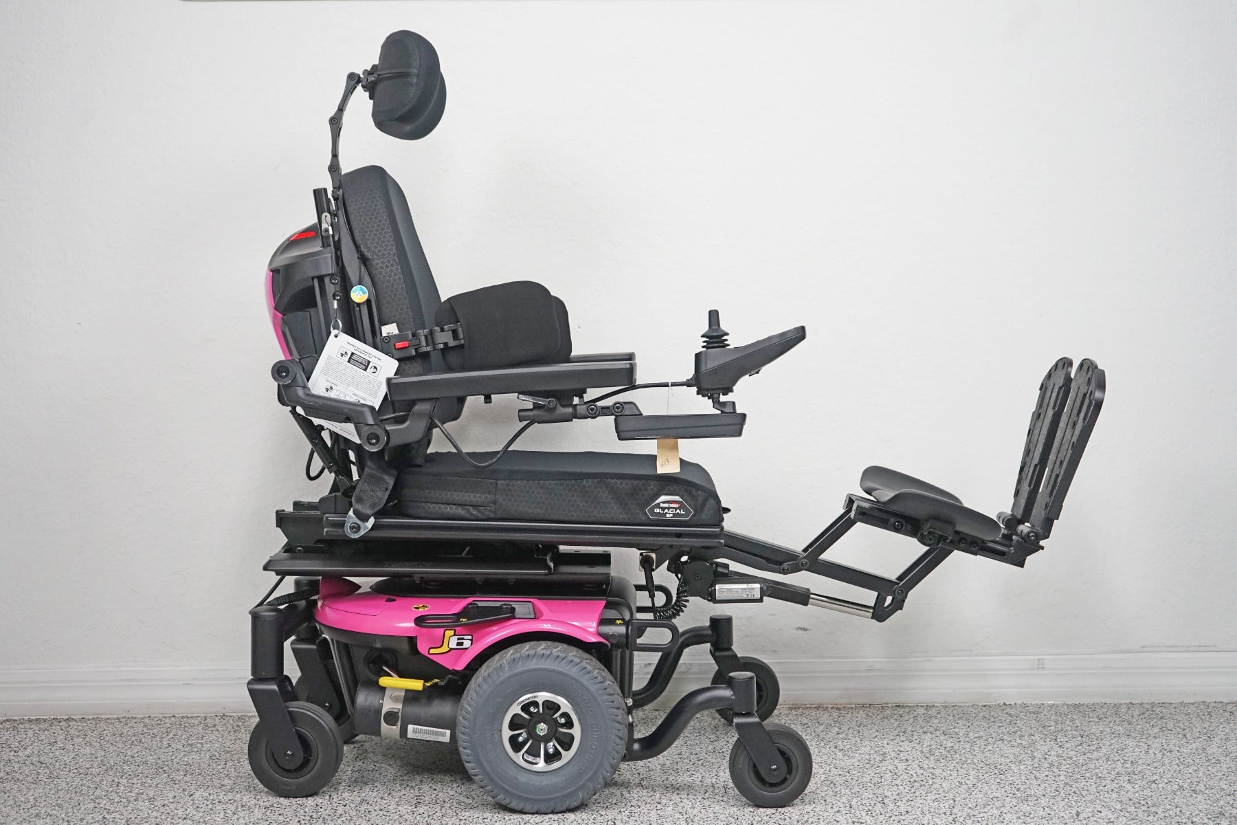 Quantum J6 Power Wheelchair Tilt & Legs - 6552