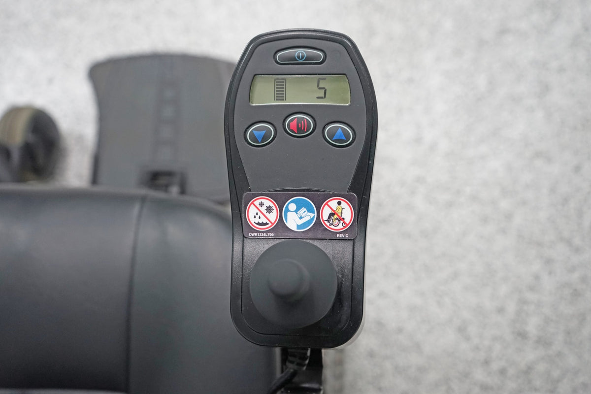 Quantum Q6 Edge Power Wheelchair - 6556