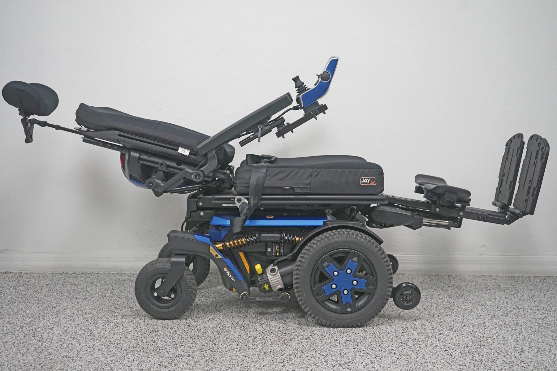 Quantum 4Front 2 Power Wheelchair Seat Lift, Tilt, Recline & Legs - 8519