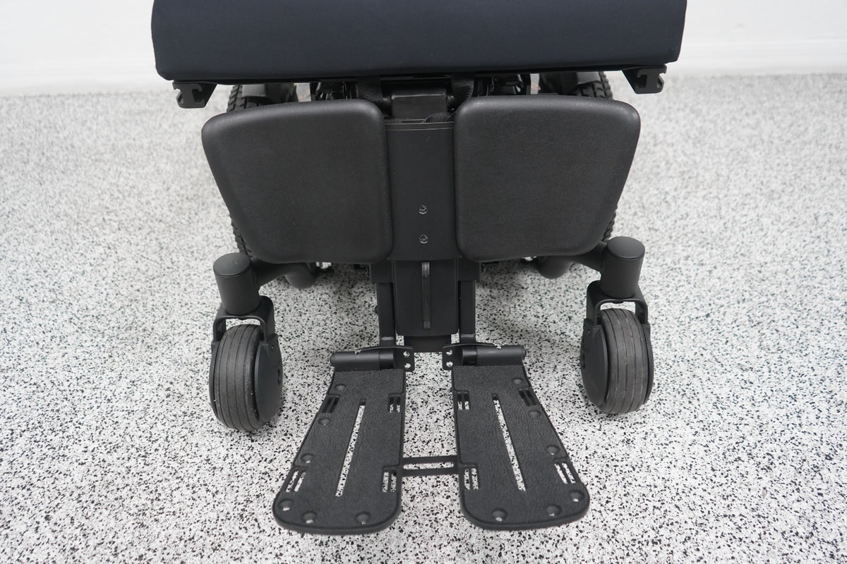 Quantum J4 HD Power Wheelchair Tilt & Legs - 8487