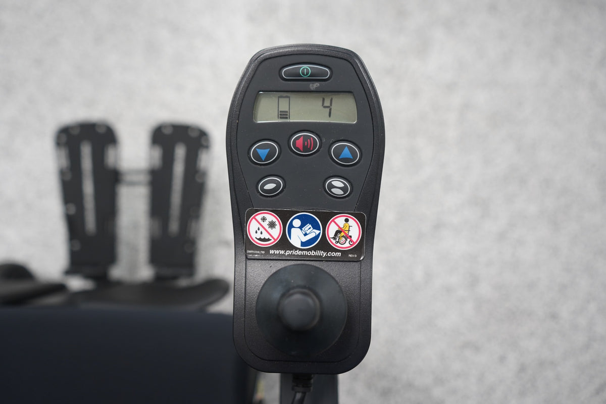 Quantum J4 HD Power Wheelchair Tilt & Legs - 8487