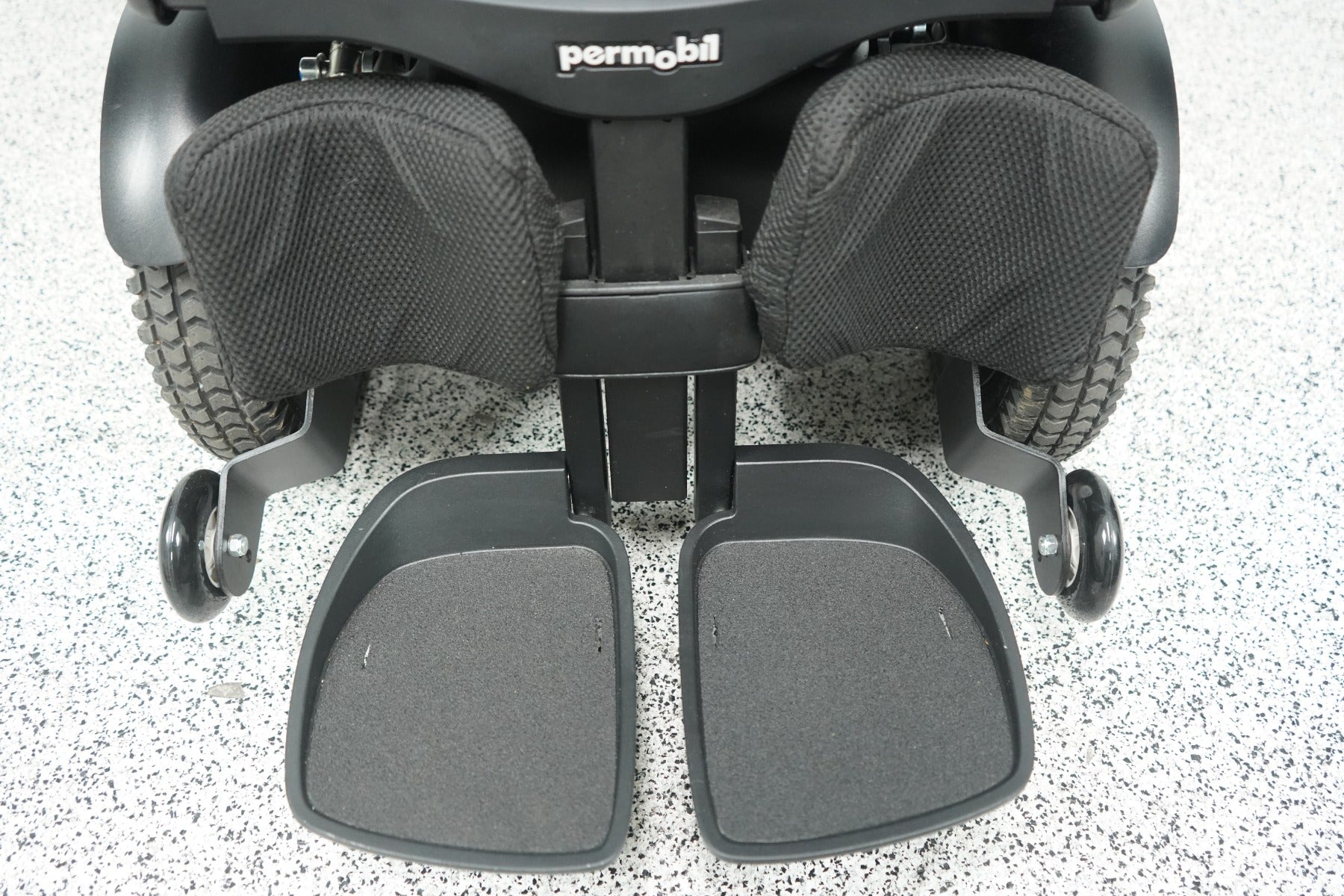 Permobil F3 Power Wheelchair 12" Seat Lift, Tilt, Recline, Legs & Anterior Tilt - 8703