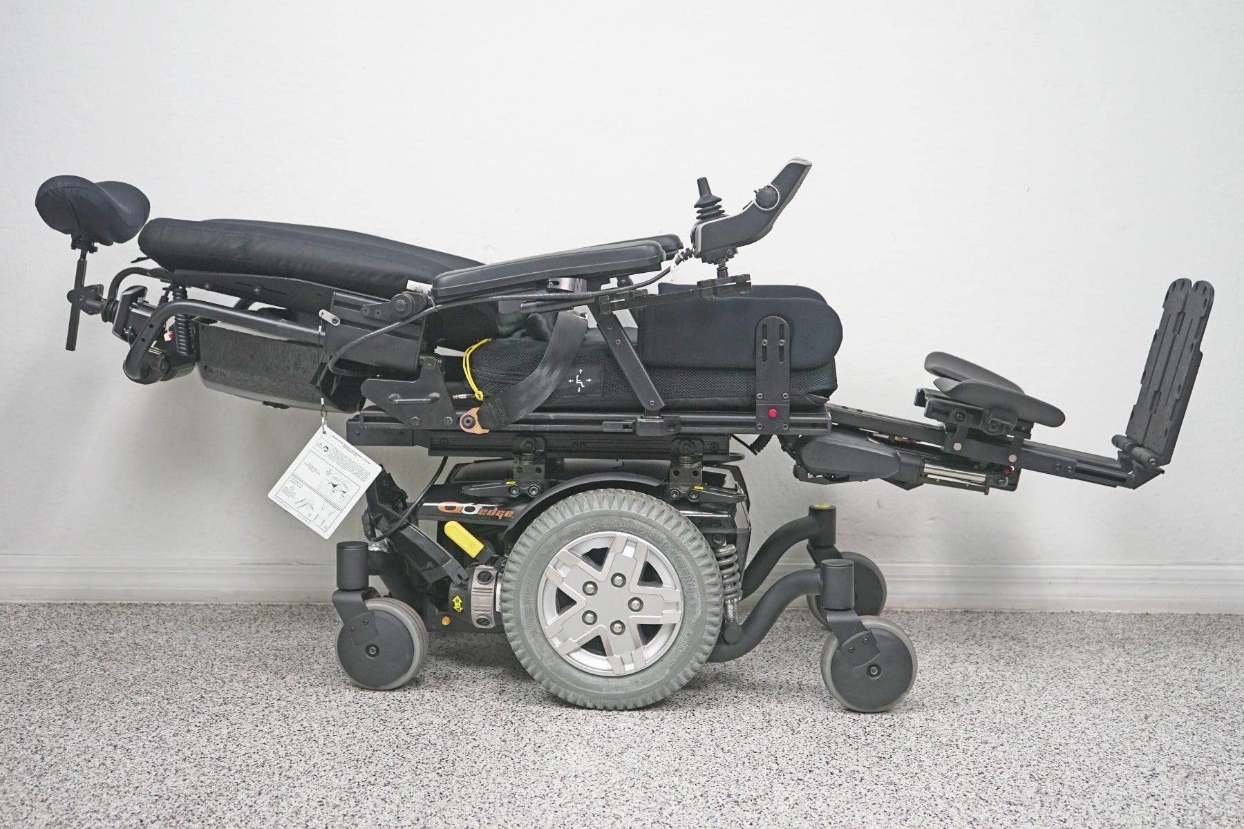 Quantum Q6 Edge Power Wheelchair Tilt, Recline & Legs - 7070