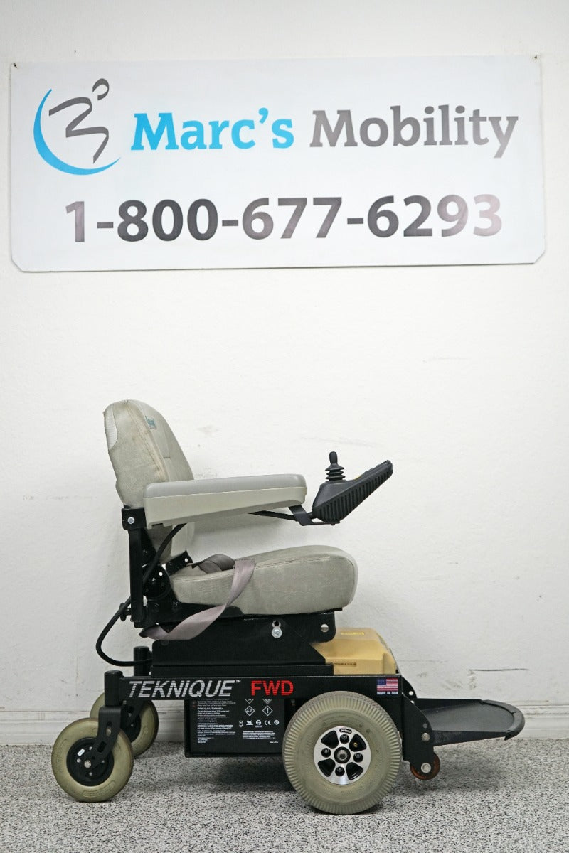 Hoveround Teknique FWD Power Wheelchair - 1008