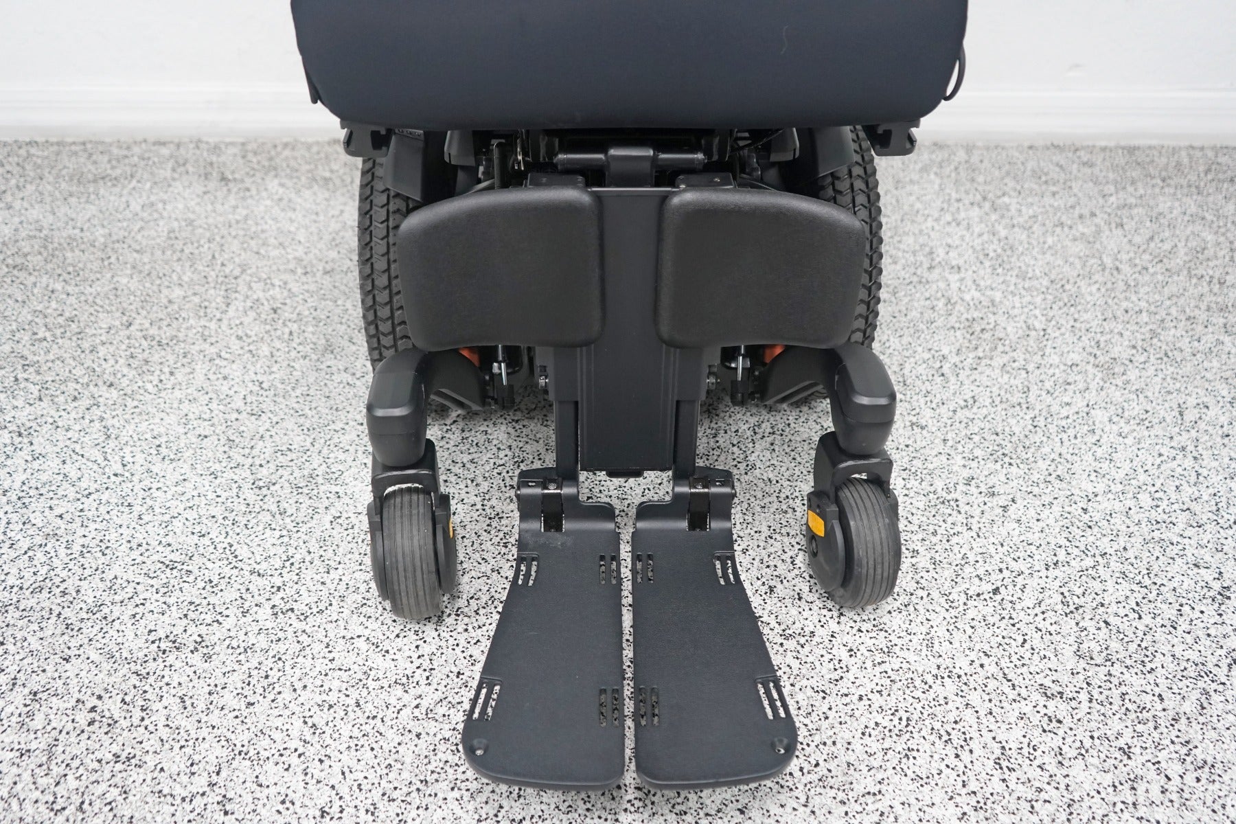 Quantum Edge 3 Stretto Power Wheelchair 12" iLevel Seat Lift, Tilt, Recline & Legs - 8984