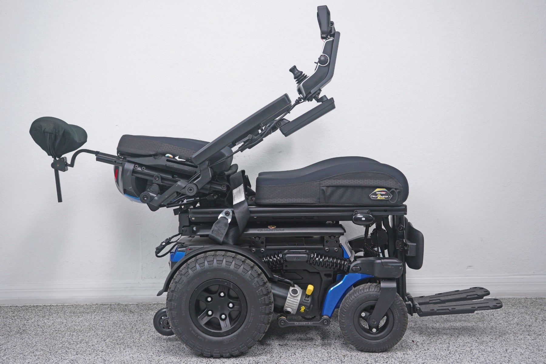 Quantum R-Trak Power Wheelchair Seat Lift, Tilt, Recline & Legs - 9018