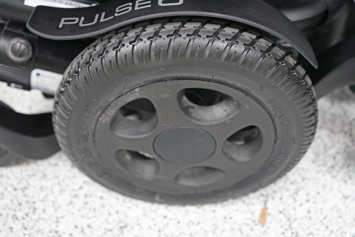 Quickie Pulse 6 Power Wheelchair - 5546