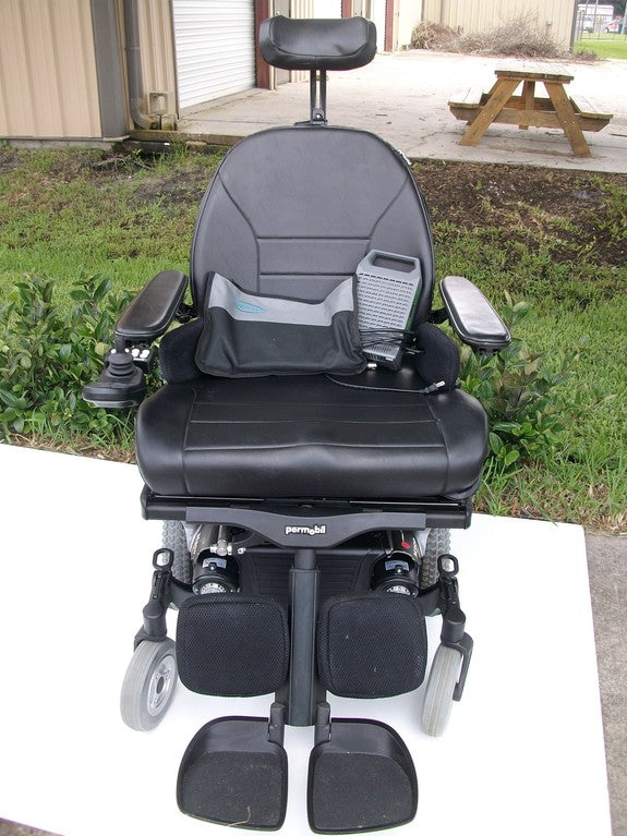Permobil M300 HD Power Chair with TILT, RECLINE, LEGS & SEAT LIFT - Used Wheelchairs (Silver)