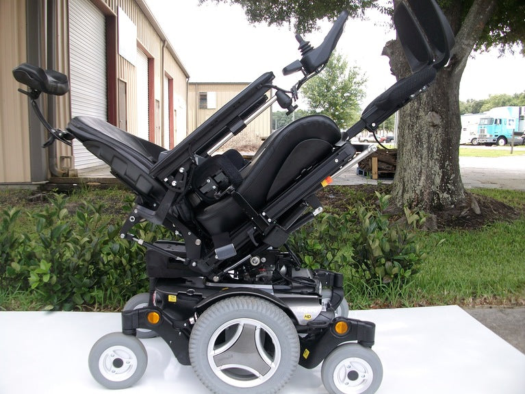 Permobil M300 HD Power Chair with TILT, RECLINE, LEGS & SEAT LIFT - Used Wheelchairs (Silver)